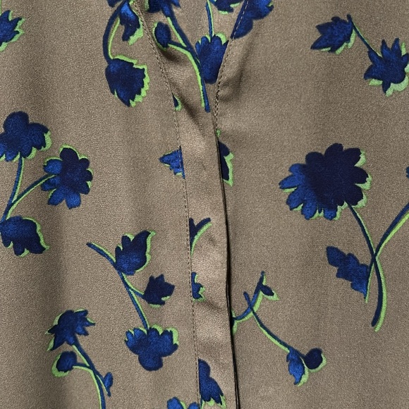 Banana Republic long sleeve blouse - Picture 3 of 5